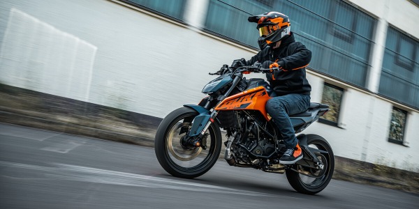 KTM 125 Duke ahora desde 4.890€ con el Seguro de regalo