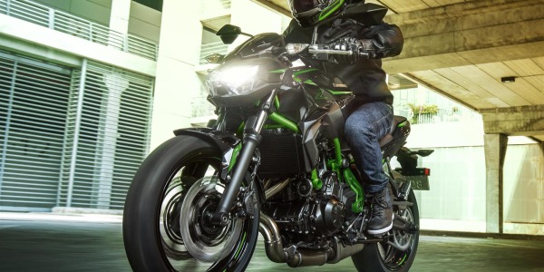 Kawasaki Z650 2025 precio KAWA-GO 6.375€ con el Seguro incluido