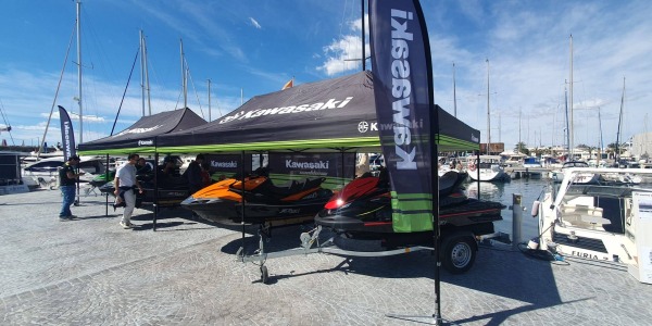 Presentación de los JETS SKY Kawasaki en la Feria de San Pedro del Pinatar