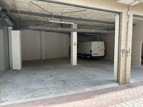 Aparcamiento para los clientes de Jademotor en nuestras instalaciones de Murcia