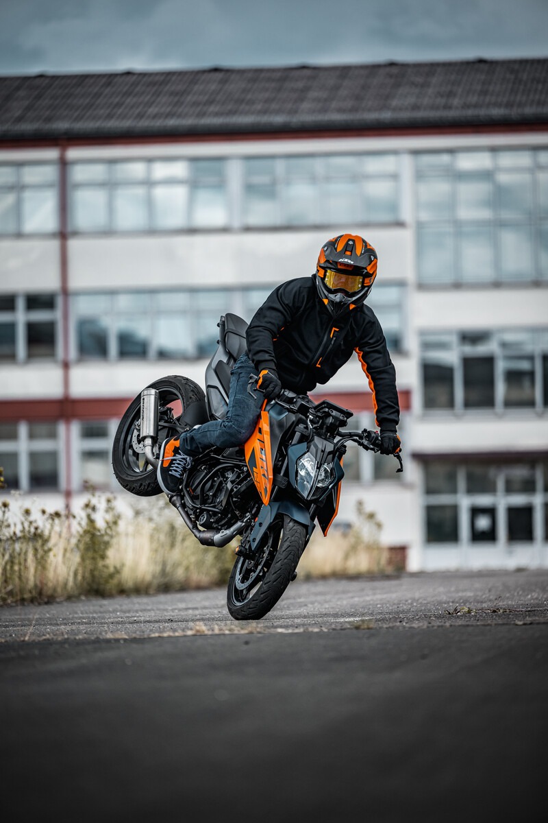 KTM 125 Duke ahora desde 4.890€ con el Seguro de regalo