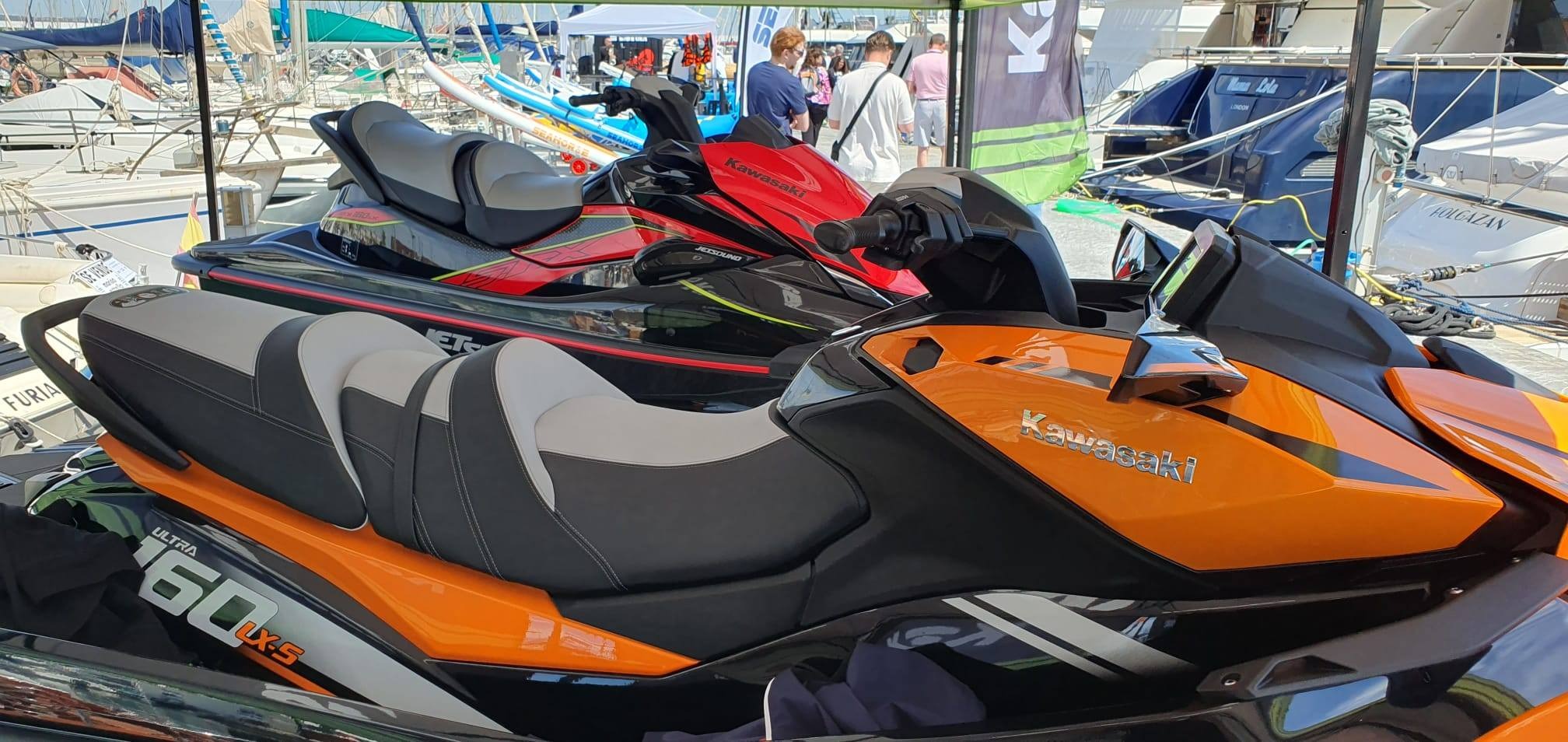 Presentación de los JETS SKY Kawasaki en la Feria de San Pedro del Pinatar